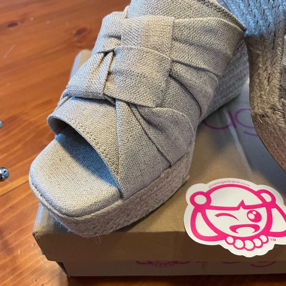 Sugar Tan Wedge Sandals with Bow - Picture 6 of 8